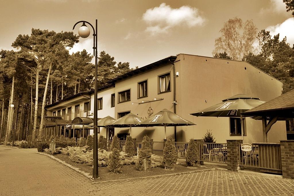 Santana Club Panzió Wielen Zaobrzanski Kültér fotó